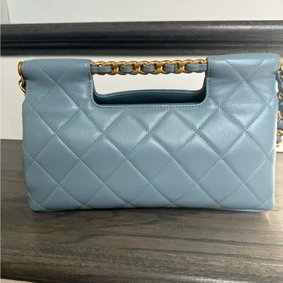 CHANEL Quilted Light Blue Leather Shoulder Bag with Gold Hardware - Picture 6 of 8